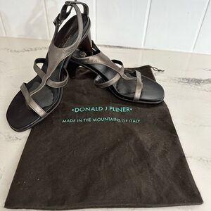 Donald J Pliner Sandals Sz 8M